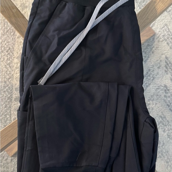 Fabletics Black Scrub Set - Picture 2 of 3